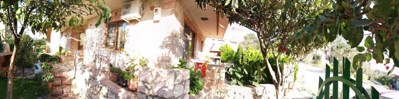 Altin skrapari guesthouse Ksamil Exteriör bild