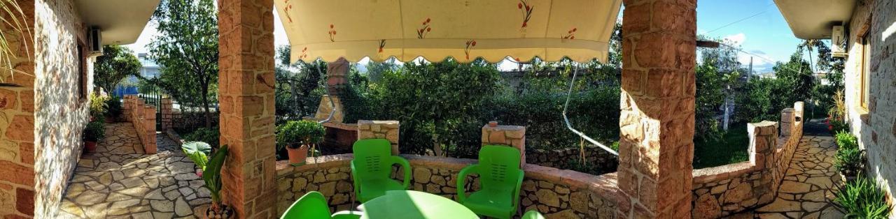 Altin skrapari guesthouse Ksamil Exteriör bild