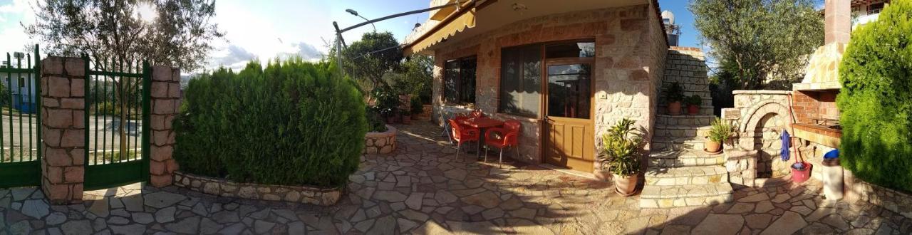 Altin skrapari guesthouse Ksamil Exteriör bild