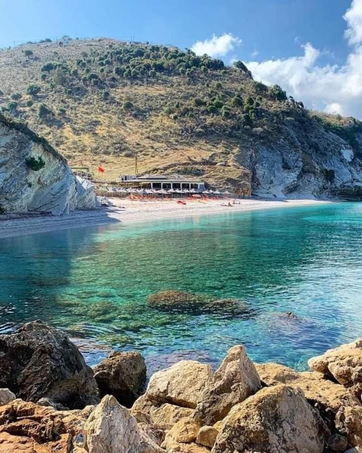 Altin skrapari guesthouse Ksamil Exteriör bild
