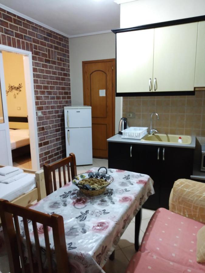 Altin skrapari guesthouse Ksamil Exteriör bild