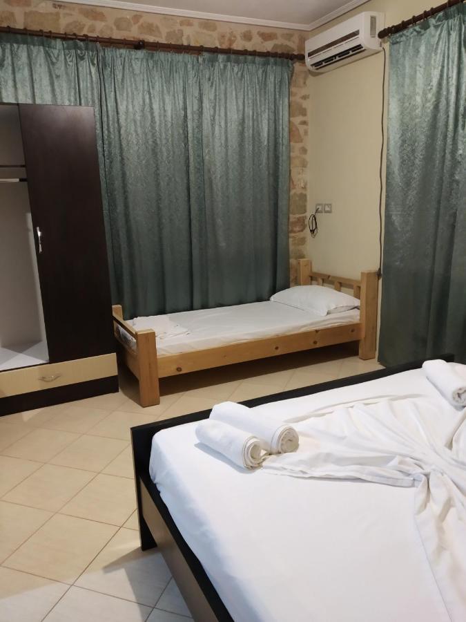 Altin skrapari guesthouse Ksamil Exteriör bild