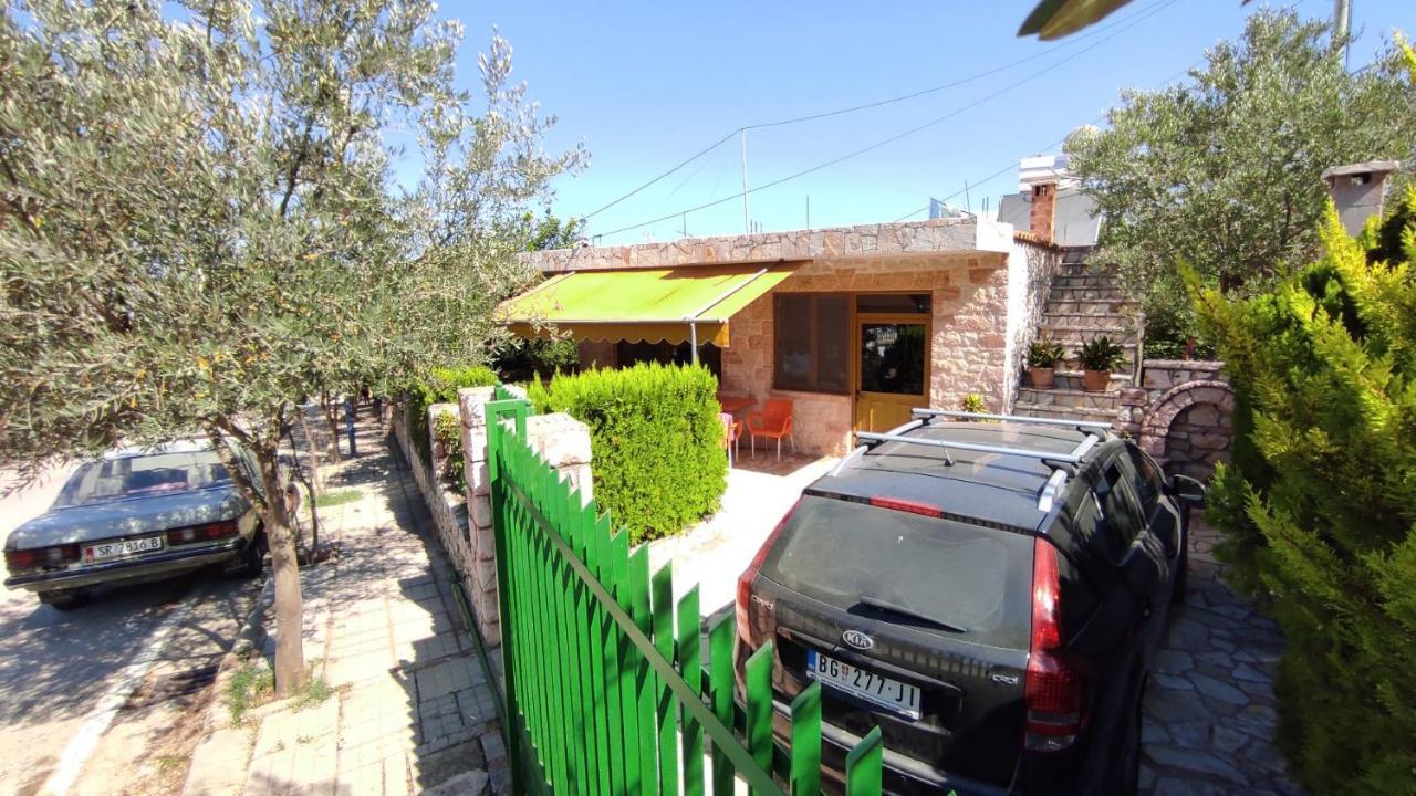 Altin skrapari guesthouse Ksamil Exteriör bild
