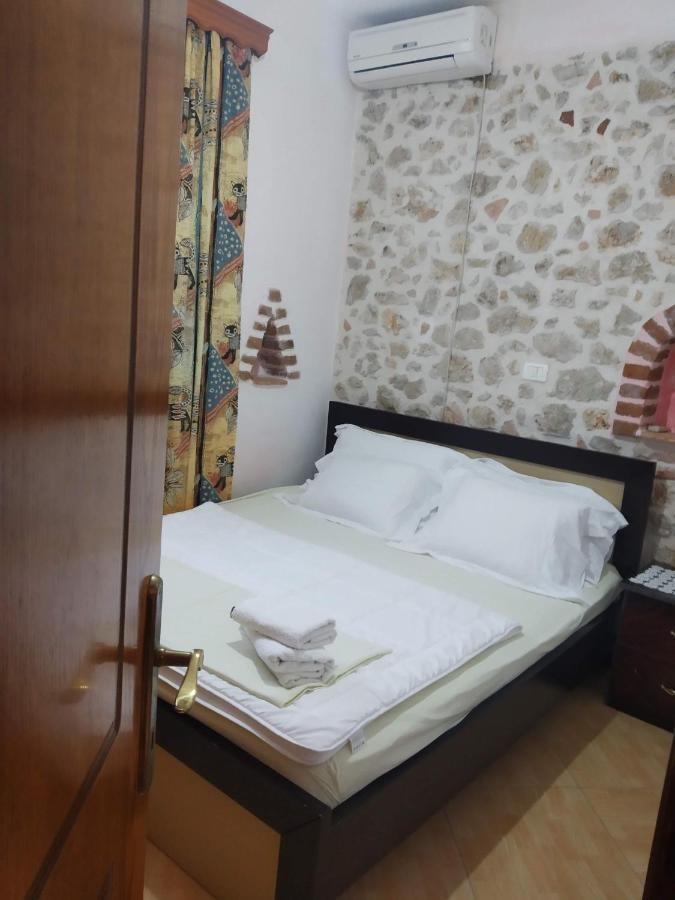 Altin skrapari guesthouse Ksamil Exteriör bild