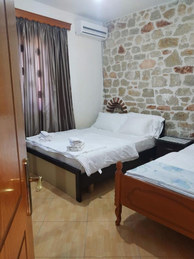Altin skrapari guesthouse Ksamil Exteriör bild