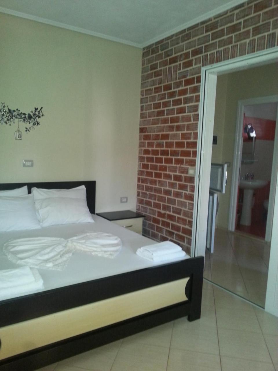Altin skrapari guesthouse Ksamil Exteriör bild