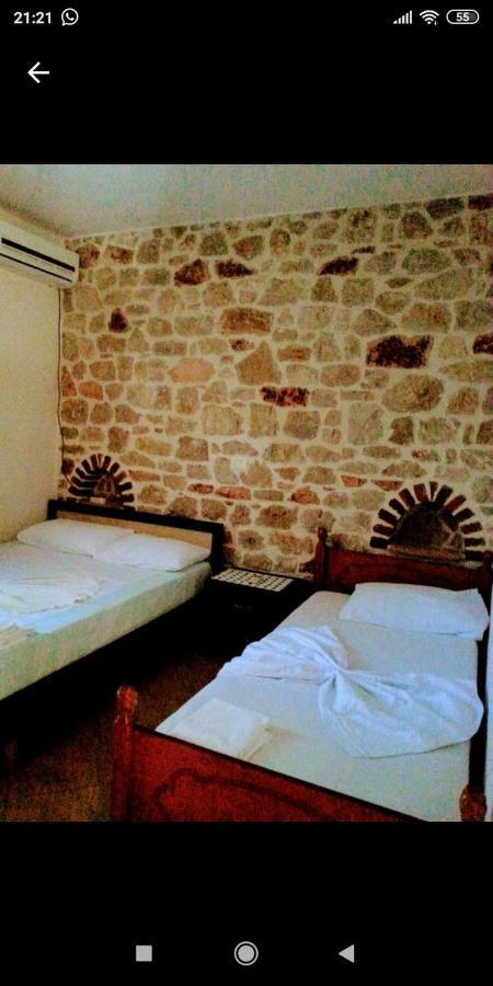 Altin skrapari guesthouse Ksamil Exteriör bild