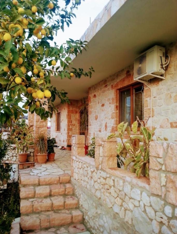 Altin skrapari guesthouse Ksamil Exteriör bild